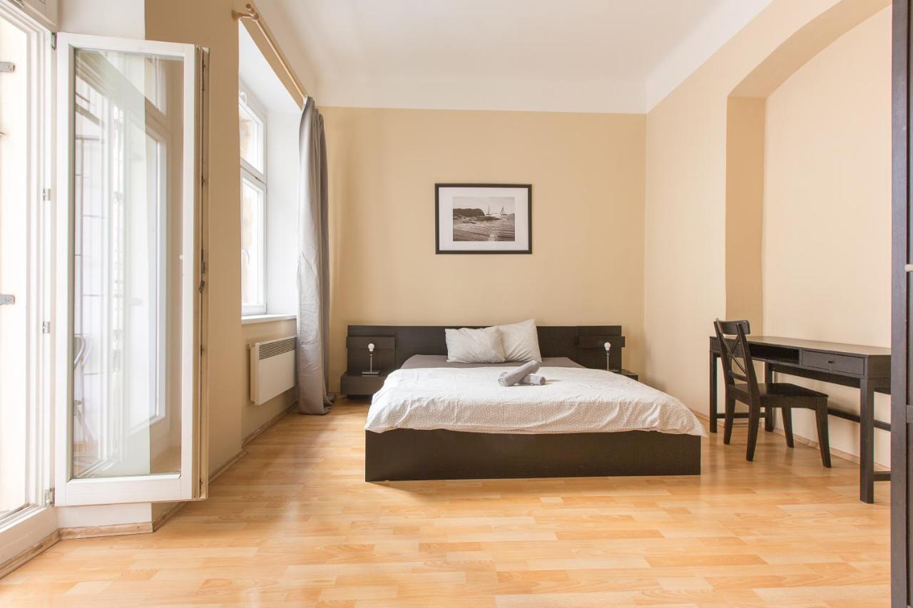 Premier Apartments Near The Museum Prag Exterior foto